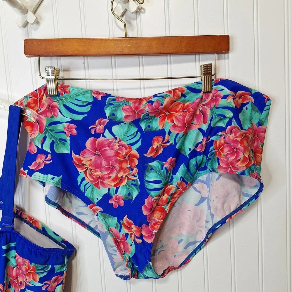 Beach to Beach Womens 24 Two Piece Swimsuit Blue Floral Un Padded‎ Convertible
